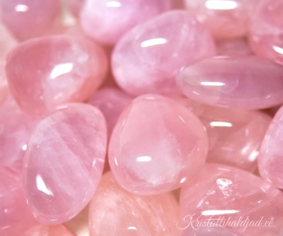 Roosa kvarts lihvitud A-klass