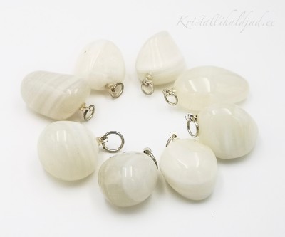 Ahhaat valge ripats lihvitud tilk