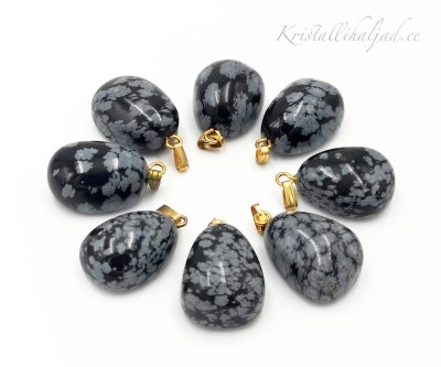 Lumehelbe obsidiaan ripats lihvitud tilk