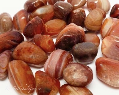 Ahhaat punane lihvitud