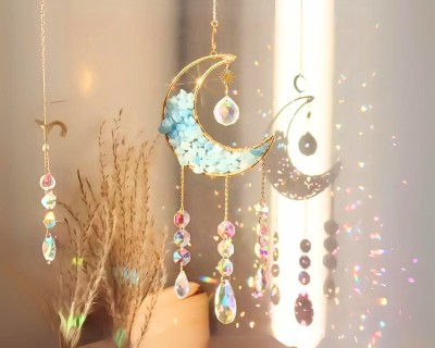 Akvamariin päikesepüüdja Kuu