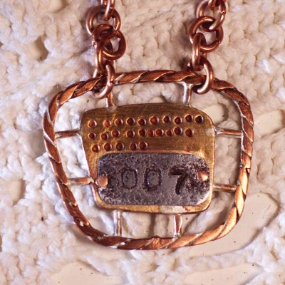 Kaelaehe 007. Ehtekunstnik Uku Nurk vasest ehted