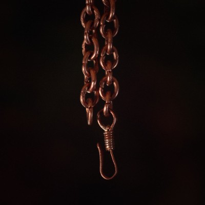 Kaelaehe Gabriel. Ehtekunstnik Uku Nurk vasest ehted