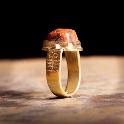 Sõrmus Lill. Ehtekunstnik Uku Nurk vasest ehted