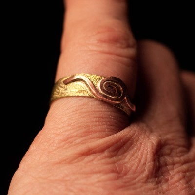 Sõrmus Mõttekäik. Ehtekunstnik Uku Nurk vasest ehted