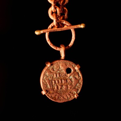 Kaelaehe Poluška. Ehtekunstnik Uku Nurk vasest ehted