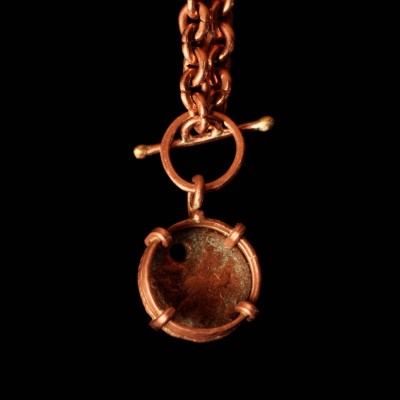 Kaelaehe Poluška. Ehtekunstnik Uku Nurk vasest ehted