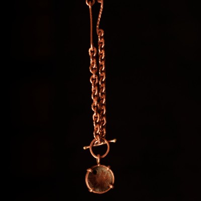 Kaelaehe Poluška. Ehtekunstnik Uku Nurk vasest ehted