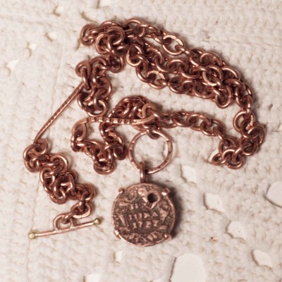 Kaelaehe Poluška. Ehtekunstnik Uku Nurk vasest ehted