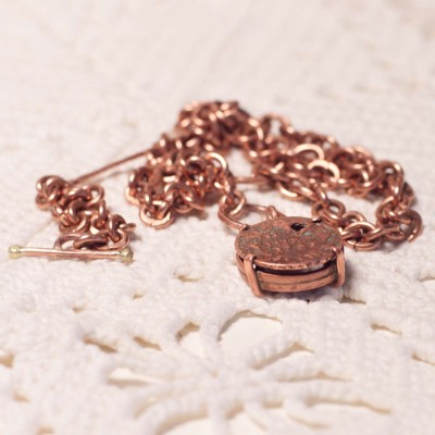 Kaelaehe Poluška. Ehtekunstnik Uku Nurk vasest ehted