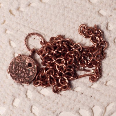 Kaelaehe Poluška. Ehtekunstnik Uku Nurk vasest ehted