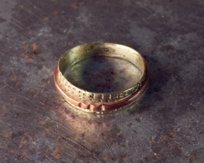 Sõrmus Säru. Ehtekunstnik Uku Nurk vasest ehted