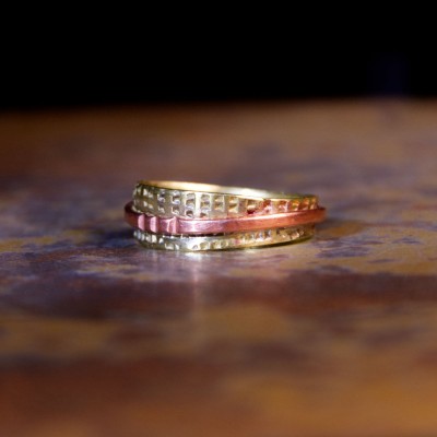 Sõrmus Säru. Ehtekunstnik Uku Nurk vasest ehted