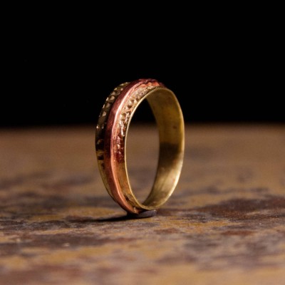 Sõrmus Säru. Ehtekunstnik Uku Nurk vasest ehted