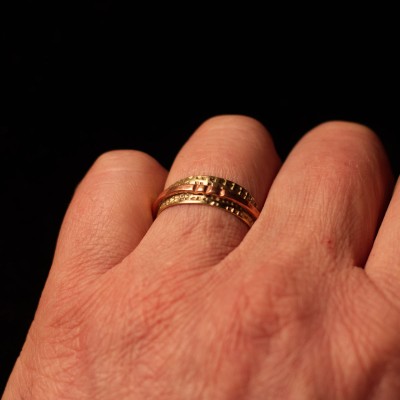 Sõrmus Säru. Ehtekunstnik Uku Nurk vasest ehted