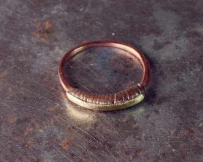 Sõrmus Sire. Ehtekunstnik Uku Nurk vasest ehted