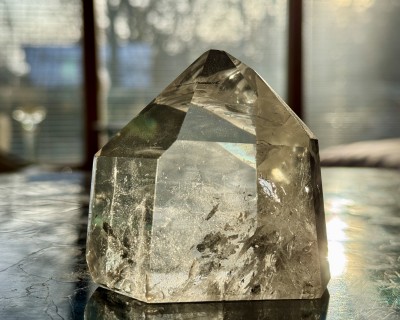 Mäekristall torn suur