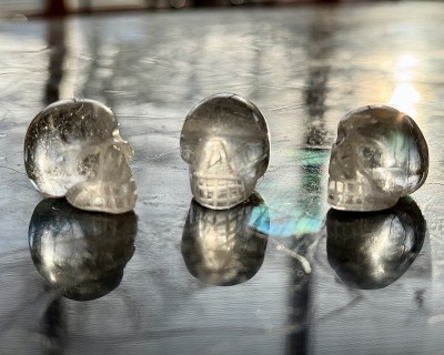 Mäekristall kristallpealuu