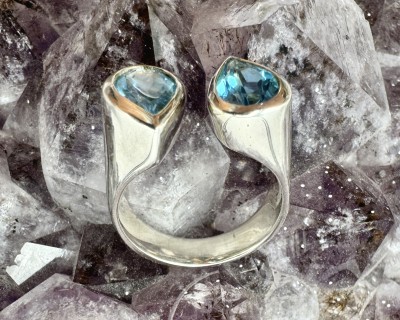 Sinine topaas hõbesõrmus Tilgad Sri Lankalt