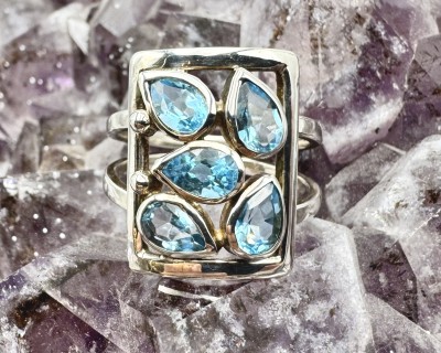 Sinine topaas hõbesõrmus Art Sri Lankalt