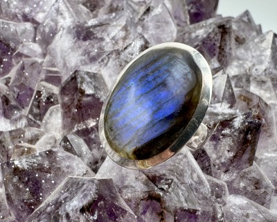 Labradoriit hõbesõrmus ovaal Sri Lankalt