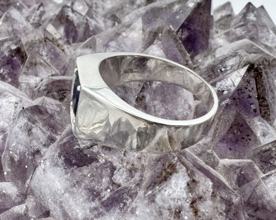 Safiir sinine hõbesõrmus Sri Lankalt