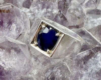 Safiir sinine hõbesõrmus Sri Lankalt