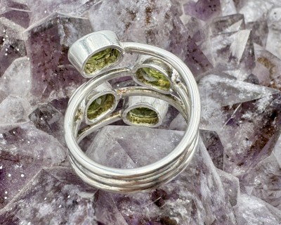 Peridoot hõbesõrmus Lill Sri Lankalt 2